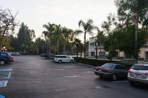 男子將車放停車場3年,酒店欲收5.9萬,男子不從,法院的判決亮了