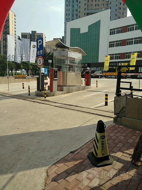 多麗精品氣車廣場 停車場